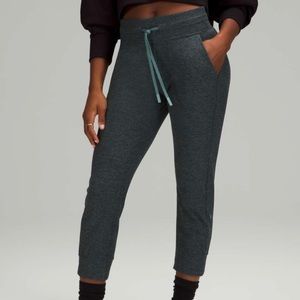 Lululemon Ready to Rulu Jogger Crop 2